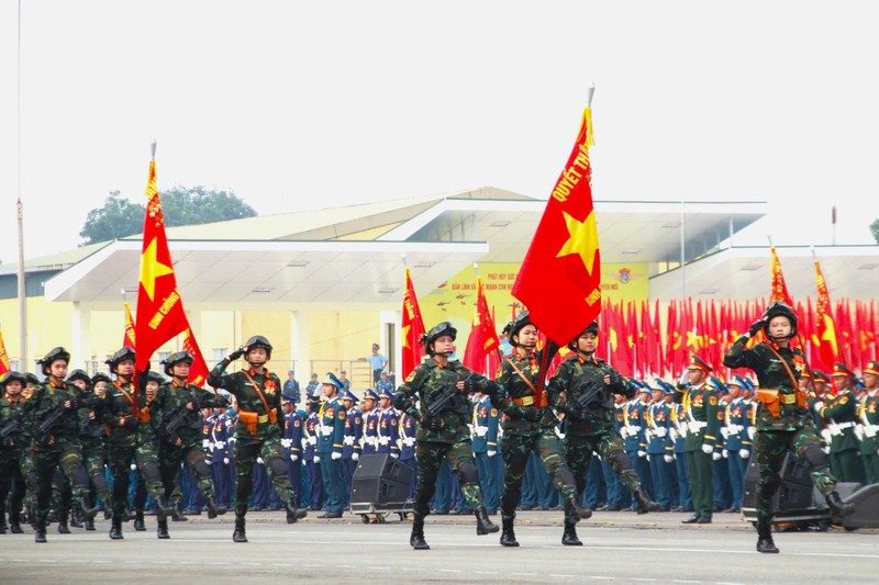 View - 	Đại tướng Nguyễn Tân Cương kiểm tra động viên các khối diễu binh
