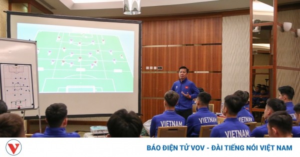Danh sách U23 Việt Nam dự U23 châu Á: HLV Hoàng Anh Tuấn loại 2 cầu thủ cao nhất. (Ảnh: VFF).