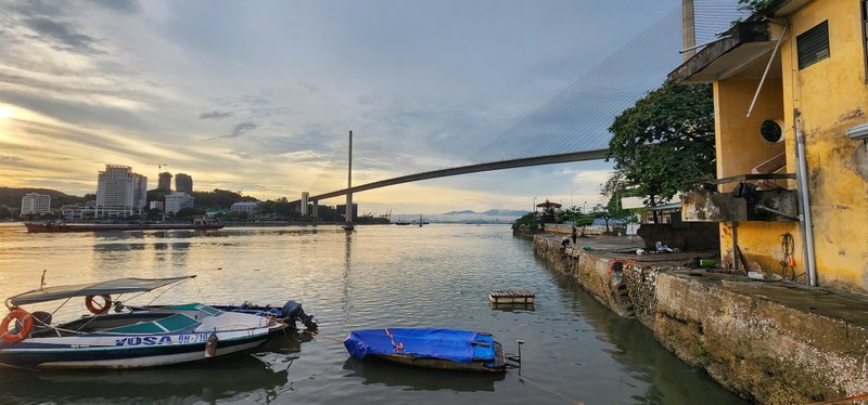 Ben pha Bai Chay - chung nhan lich su bi bo hoang, lam noi chua rac-Hinh-4