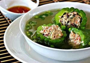 Uống nước canh khi trời nắng nóng