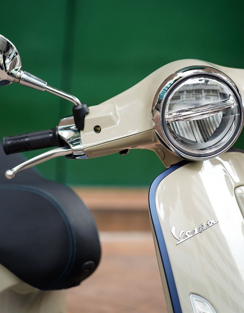 vespa-primavera-s-beige-avvolgente.jpg