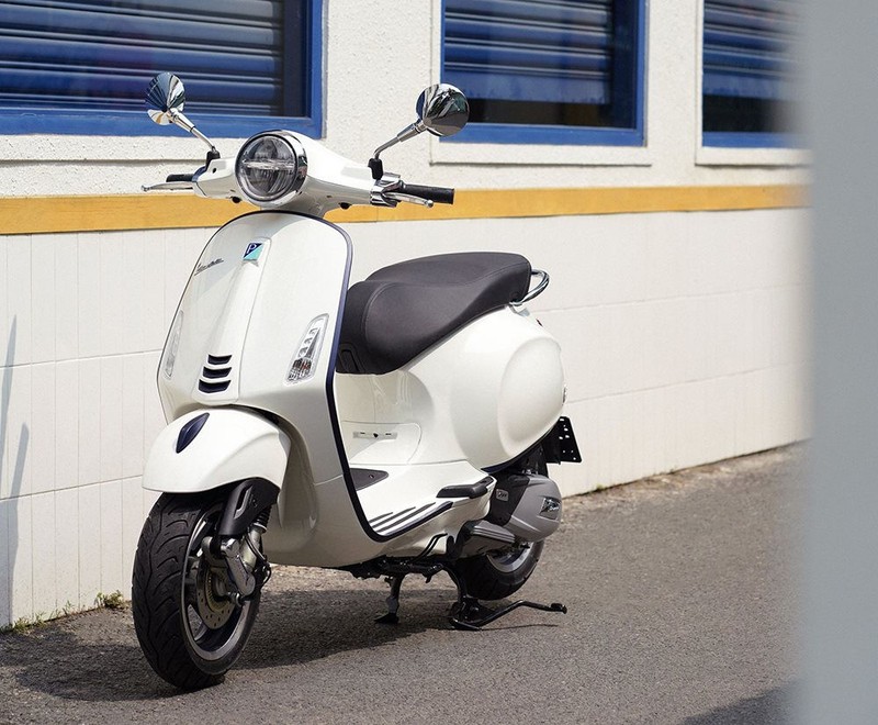 vespa-primavera-s-white-innocenza.jpg