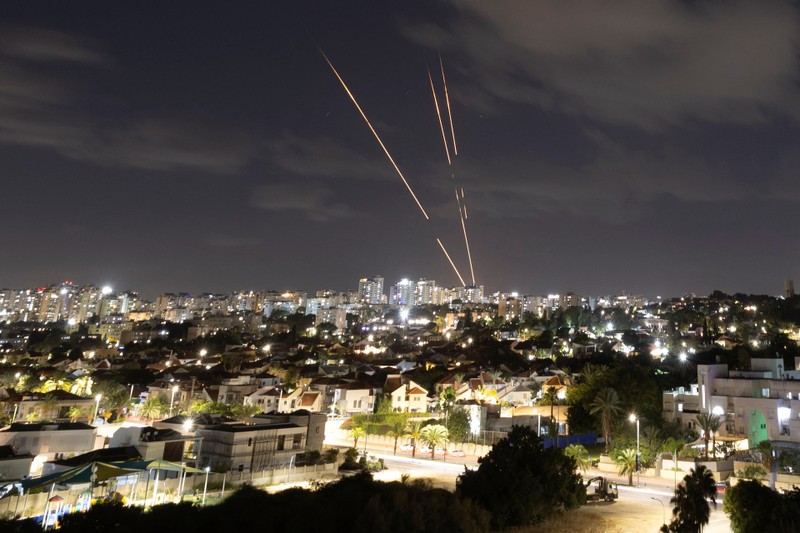 Hệ thống chống tên lửa Iron Dome của Israel đánh chặn tên lửa, nhìn từ Ashkelon