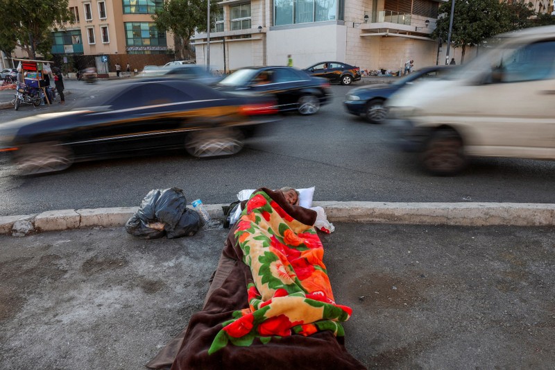 Displaced families gather at Beirut's Martyrs' Square amid ongoing conflict