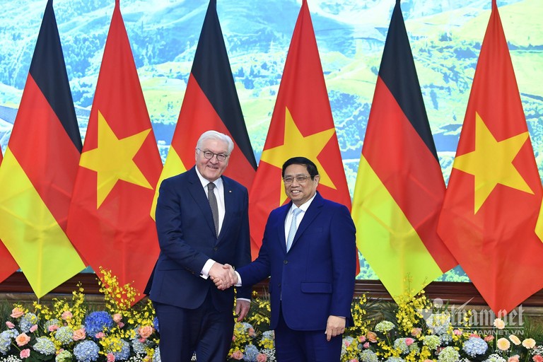 View - 	Tổng thống Steinmeier đánh giá cao cộng đồng người Việt tại Đức