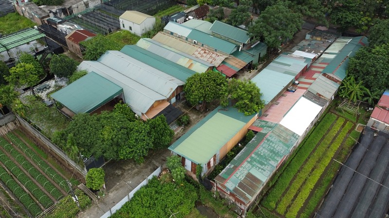 Can canh hang loat cong trinh “moc” tren dat nong nghiep o Tay Tuu-Hinh-9