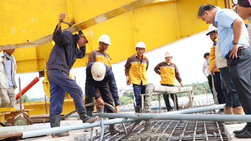 Hop Long cau Bach Dang 2, noi Dong Nai va Binh Duong