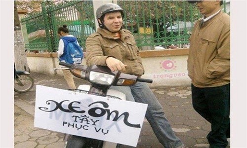 Xe ôm: Những chiếc xe ôm luôn là phương tiện quen thuộc của người dân thành phố. Hãy xem hình ảnh liên quan để tìm hiểu thêm về văn hóa và phong cách sống độc đáo của người Việt Nam.