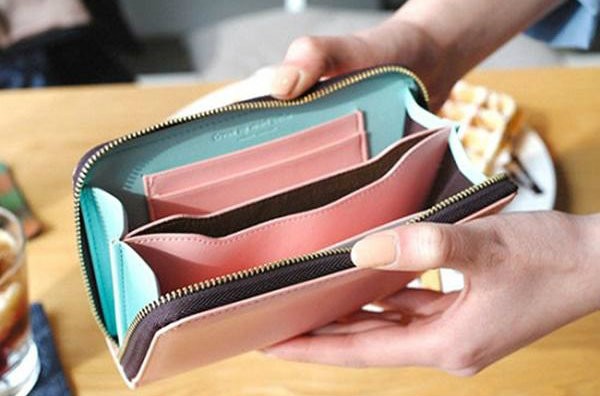 Chiếc ví đang dùng có 5 điểm đại kỵ này quanh năm hết tiền Tin tức Online #1 Chiếc ví đang dùng có 5 điểm đại kỵ này quanh năm hết tiền Tin tức Online