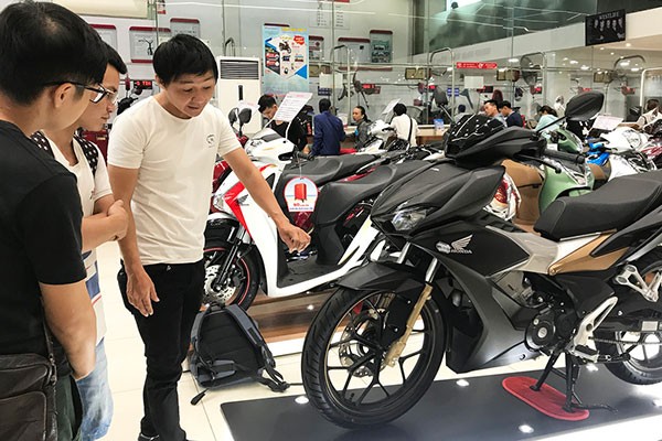 Giá Honda Winner X giảm mạnh vào cuối năm tiếp tục đe nẹt Yamaha Exciter