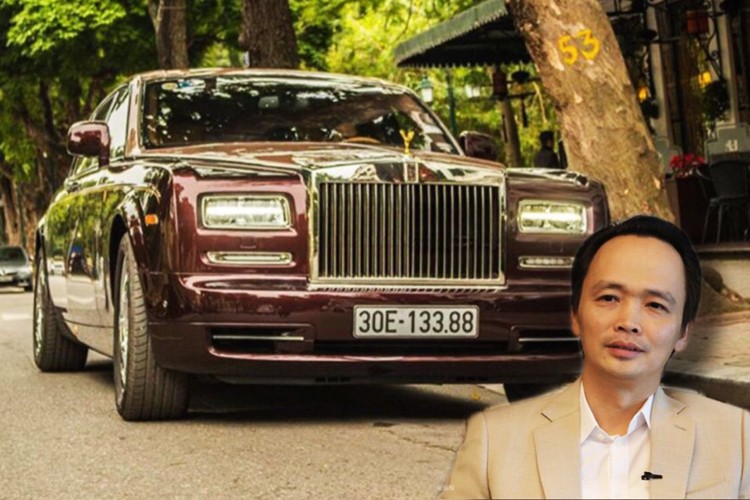 View - 	Rolls-Royce Phantom lửa thiêng của Trịnh Văn Quyết có khách mua