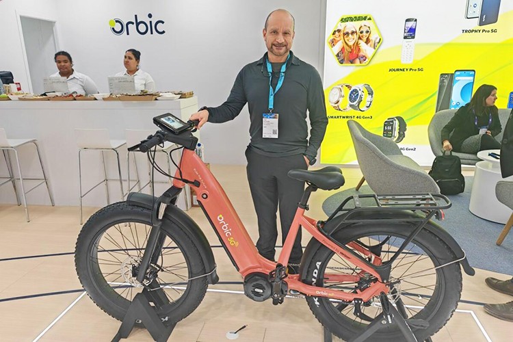 View - 	Xe đạp điện eBike hỗ trợ 5G đầu tiên trên thế giới hỗ trợ AI