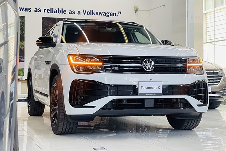 Volkswagen Viloran, Teramont X dong loat tang them 20 trieu dong-Hinh-2