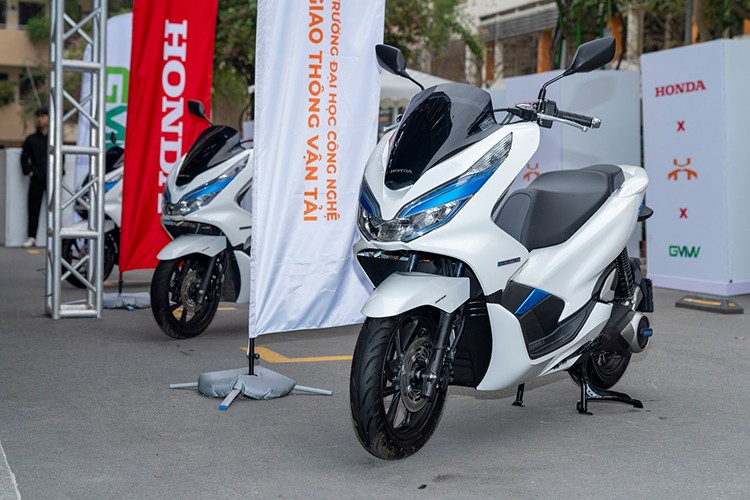 View - 	Honda PCX điện sẽ là học cụ cho ĐH Công Nghệ Giao thông Vận tải 