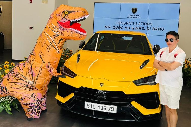 View - 	Đoàn Di Băng hoá khủng long đi nhận Lamborghini Urus hơn 16,5 tỷ 
