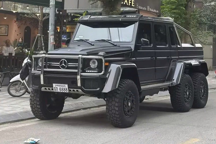 View - 	Mercedes-Benz G63 AMG 6x6, quái vật 6 chân hơn 25 tỷ ở Hà Nội