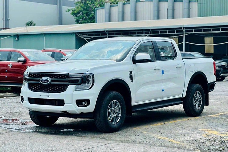 View - 	Ford Việt Nam cập nhật Ranger XLS+, giá bán 733 triệu đồng