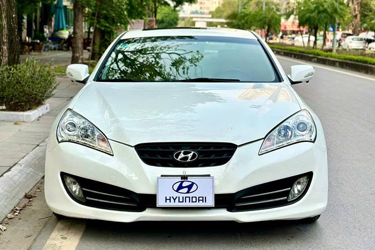 View - 	Hyundai Genesis 2010 từng có giá tỷ đồng, giờ chỉ hơn 200 triệu