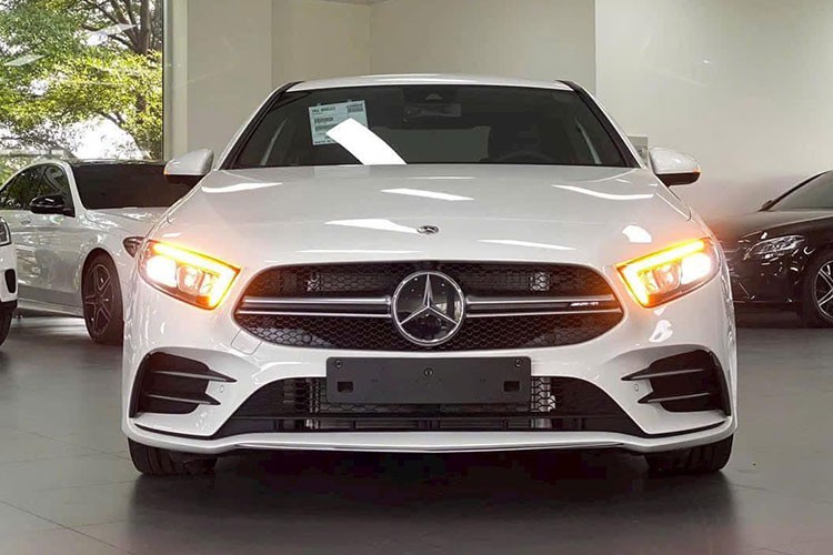 View - 	Mercedes-AMG A35 sang chảnh tại Việt Nam giảm sốc hơn 770 triệu
