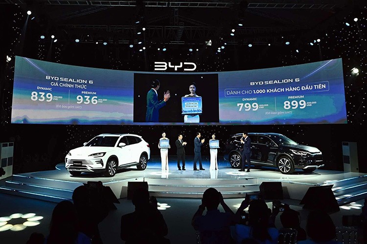 View - 	BYD Sealion 6 từ 839 triệu đồng, có gì để đấu Jaecoo J7 PHEV?