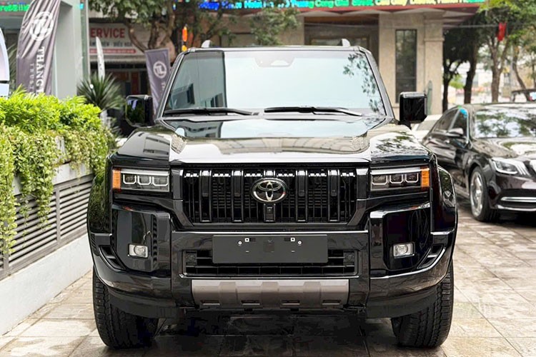 View - 	Lý do Toyota Land Cruiser Prado mới bạc tỷ kênh giá vẫn đắt khách