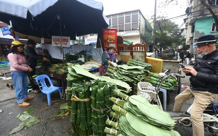 View - 	Nhộn nhịp chợ lá dong lâu đời nhất Hà Nội ngày cận Tết