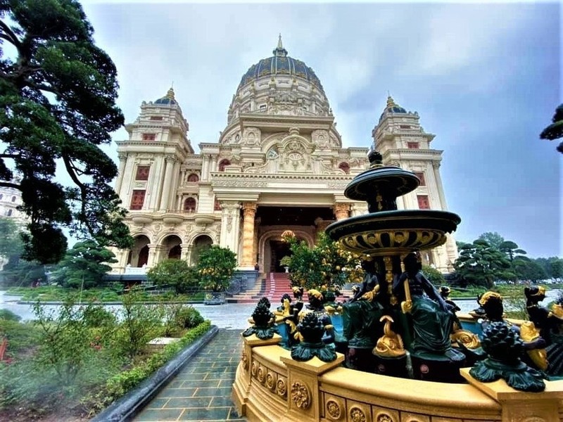 View - 	Toàn cảnh lâu đài lớn nhất Đông Nam Á ở Ninh Bình