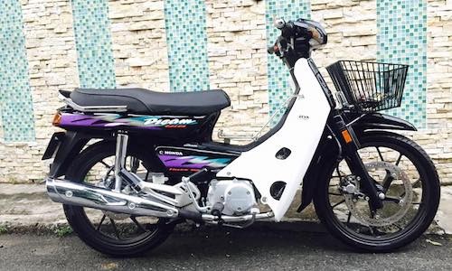 Huyền thoại Honda Dream lùn độ mới cứng tại Sài Gòn