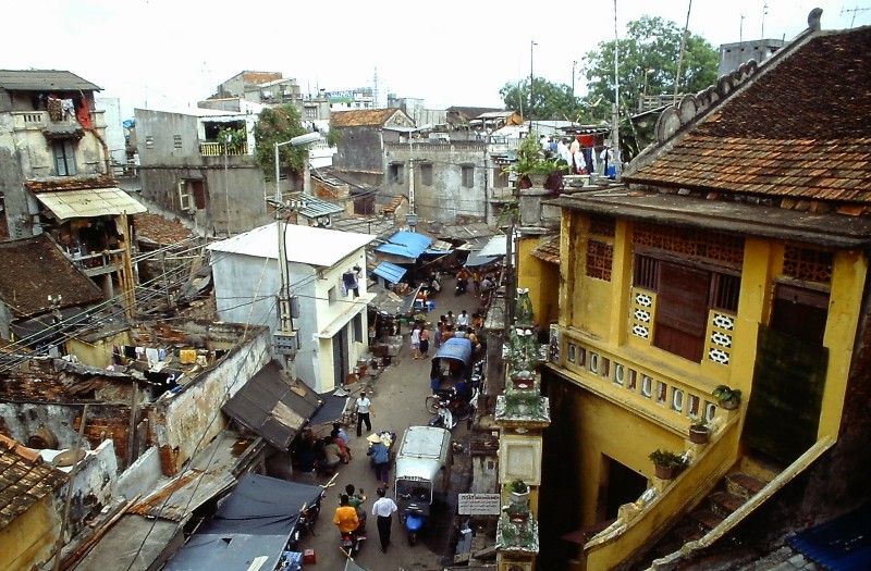 Loat anh “song dong day” ve khu pho co Ha Noi nam 1995-Hinh-3