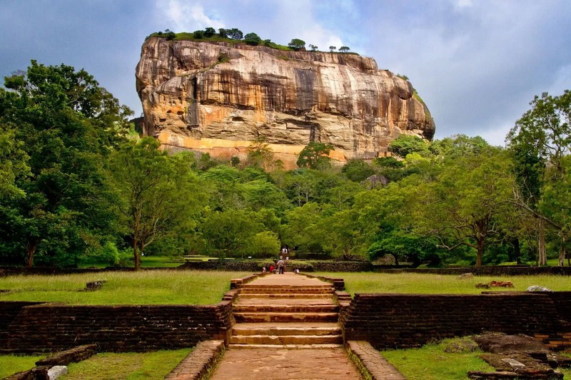 Choang ngop truoc khoi da khong lo hinh su tu o Sri Lanka-Hinh-7