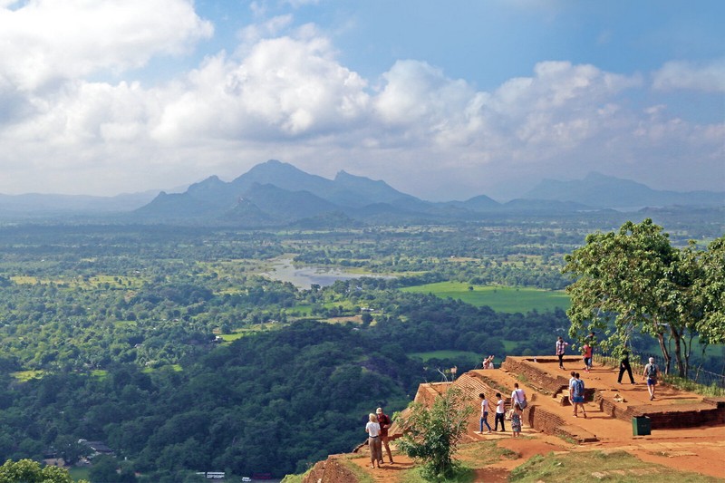 Choang ngop truoc khoi da khong lo hinh su tu o Sri Lanka-Hinh-9