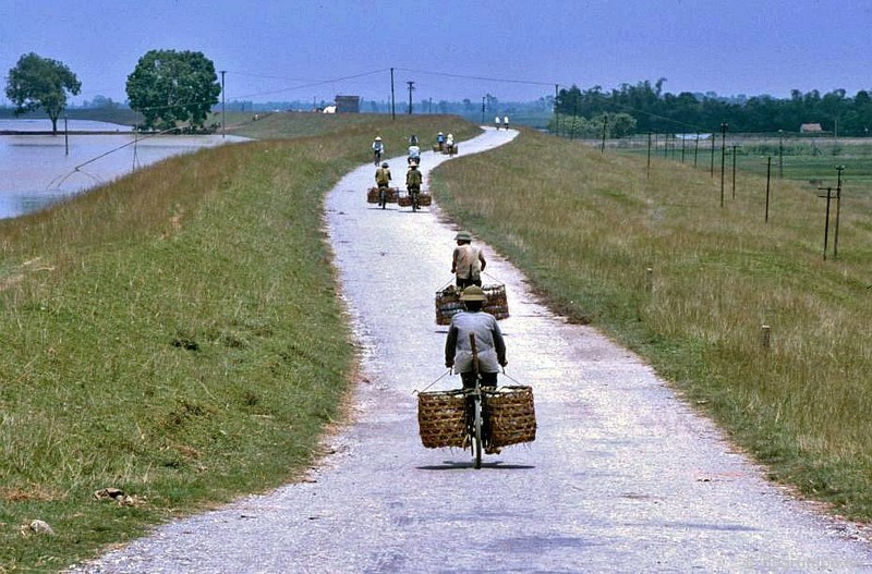 Loat anh de doi ve ngoai thanh Ha Noi nam 1991-Hinh-3