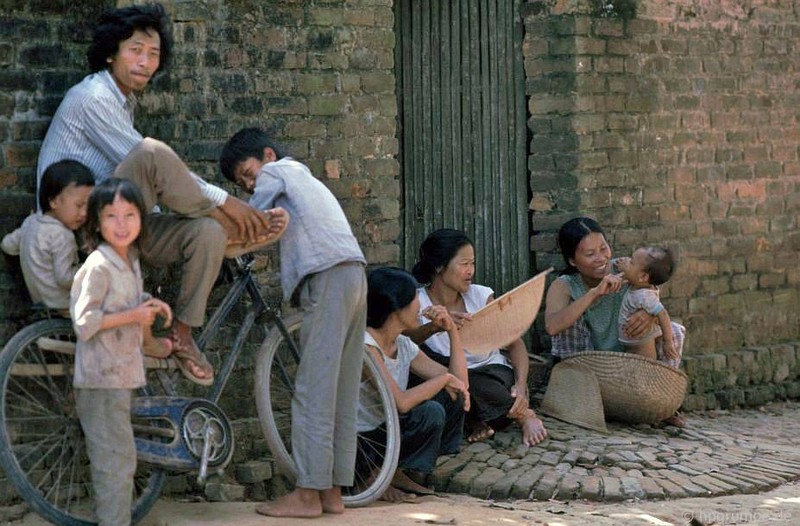 Loat anh de doi ve ngoai thanh Ha Noi nam 1991-Hinh-5