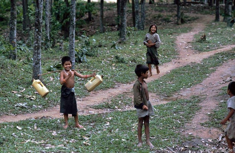 Loat anh dac biet ve duong Ho Chi Minh nam 1992-Hinh-9