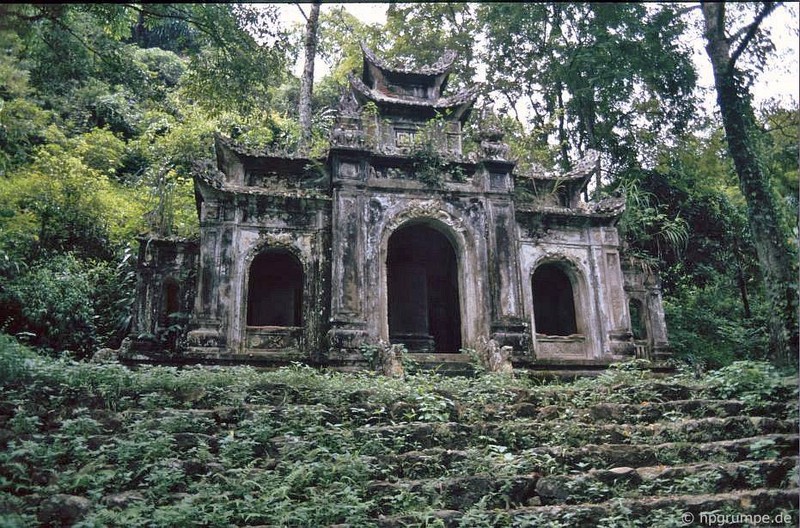 Ve dep moc cua loat chua noi tieng Ha Noi dau thap nien 1990-Hinh-11