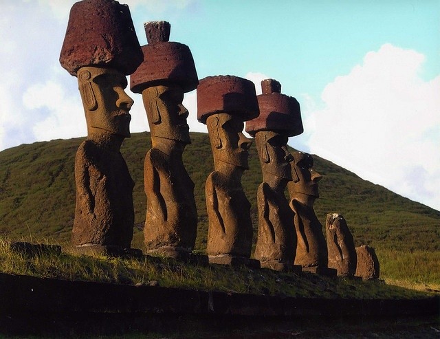 9 gia thuyet chan dong ve nhung buc tuong Moai o dao Phuc Sinh-Hinh-4