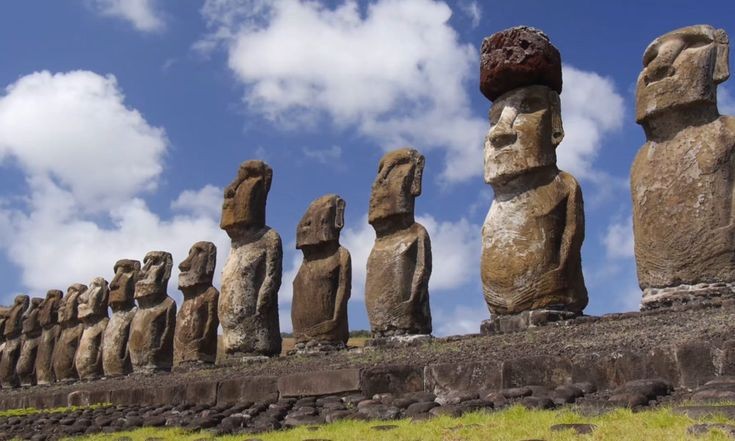 9 gia thuyet chan dong ve nhung buc tuong Moai o dao Phuc Sinh