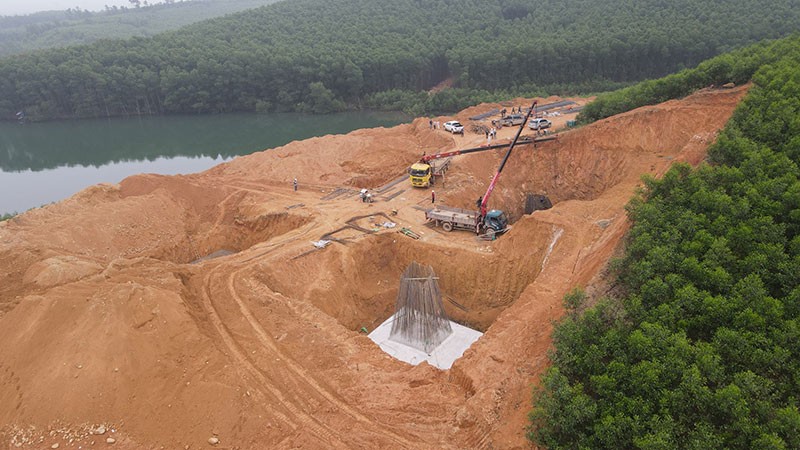 View - 	Hà Tĩnh chuyển đổi gần 22ha rừng để phục vụ dự án đường dây 500kV