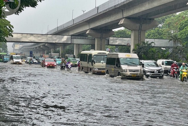 View - 	Hôm nay mưa lớn cục bộ có khả năng gây ra lũ quét 