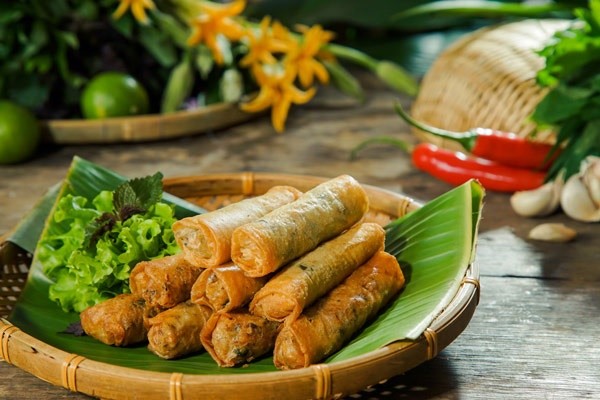View - 	Lộ bí quyết làm nem rán giòn rụm, vàng ươm