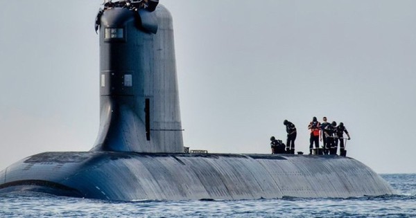 View - 	Bên trong tàu ngầm hạt nhân của Hải quân Pháp