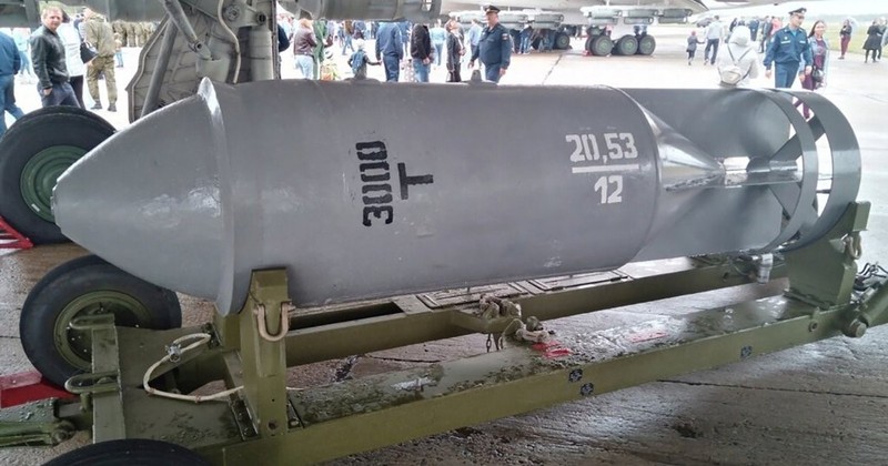 Sieu bom FAB-3000 cua Nga duoc trang bi bo canh luon sap tham chien-Hinh-15