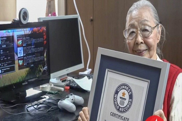 Kỷ lục 'YouTuber về game cao tuổi nhất thế giới'