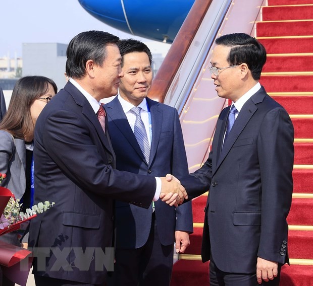 Welcoming ceremony for President Vo Van Thuong at Beijing Airport ...