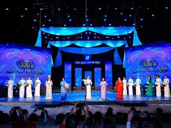 Phu nhan dai su quoc te tham gia Tuan le ao dai Viet Nam