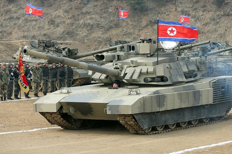 View - 	Xe tăng M2020 'Armata Triều Tiên' là bản nâng cấp dựa trên T-62?
