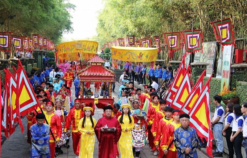 Nhân dịp kỷ niệm ngày Giỗ Tổ Hùng Vương và Lễ Hội Đền Hùng năm 2024, Sở Văn hóa, Thể thao và Du lịch Phú Thọ đã chính thức ra mắt tour du lịch "Về miền Di sản UNESCO ghi danh".