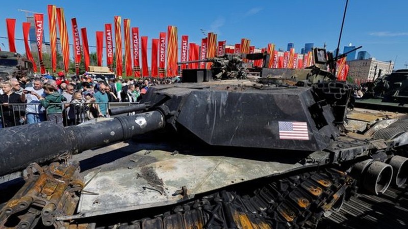View - 	Gần nửa số xe tăng Abrams tham chiến đã bị phá hủy