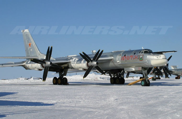 Ky luc cua may bay nem bom Tu-95MS khong kich IS-Hinh-3