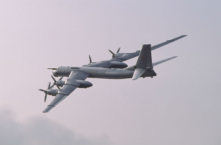 Ky luc cua may bay nem bom Tu-95MS khong kich IS-Hinh-8